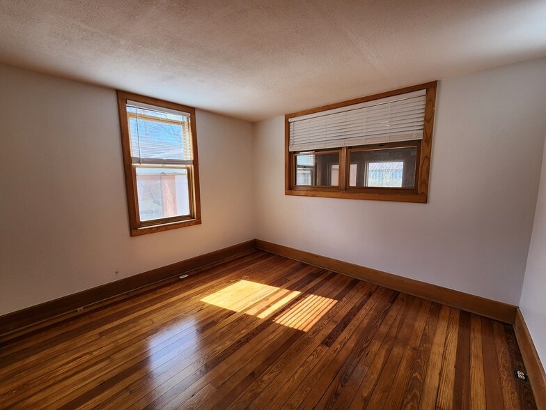 Building Photo - 3847 Bryant St