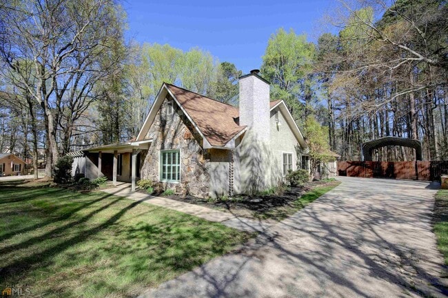 Building Photo - 240 Browns Hill Ct