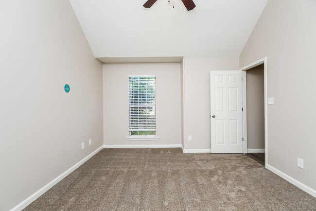 Building Photo - 309 Stones Throw Dr
