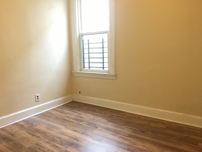 Building Photo - 164 Armstrong Ave