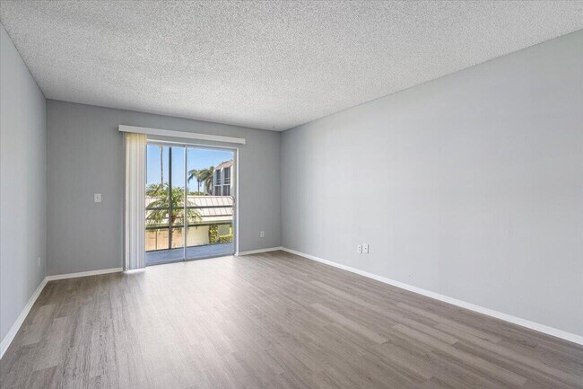 Building Photo - 1300 Seaway Dr