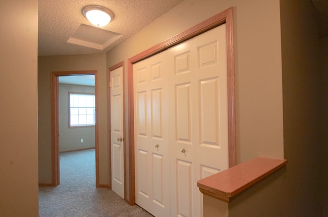 Building Photo - 805 Horizon Dr SE