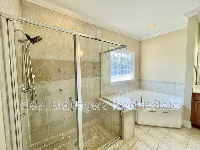 Building Photo - 1931 Dante Ln