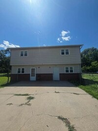Building Photo - 1379 Parkside Dr