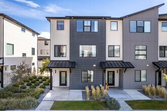 Building Photo - 407 Meadow Garden Rd
