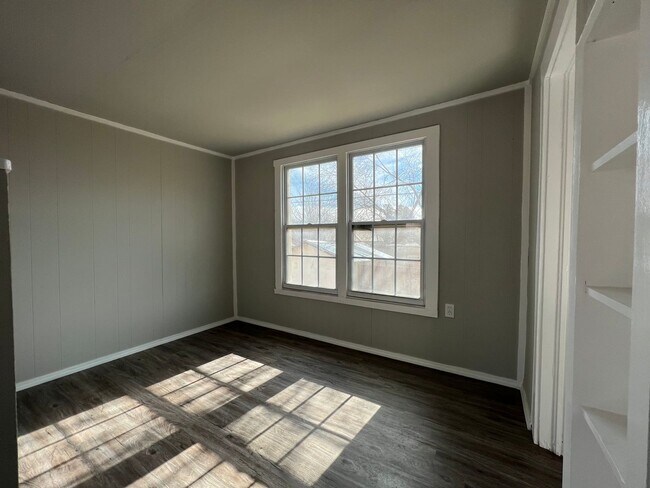 Building Photo - 2321 15th St