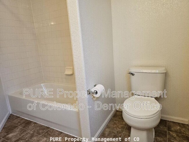 Building Photo - 1298 Braewood Ave