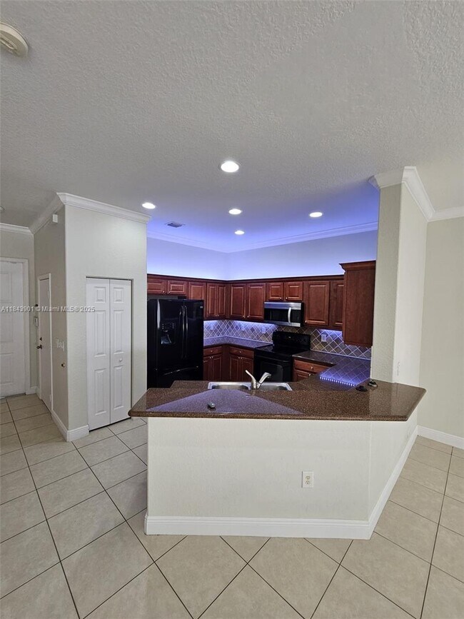 Building Photo - 4242 SW 124th Way