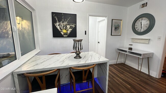 Building Photo - 1572 Dover Ave