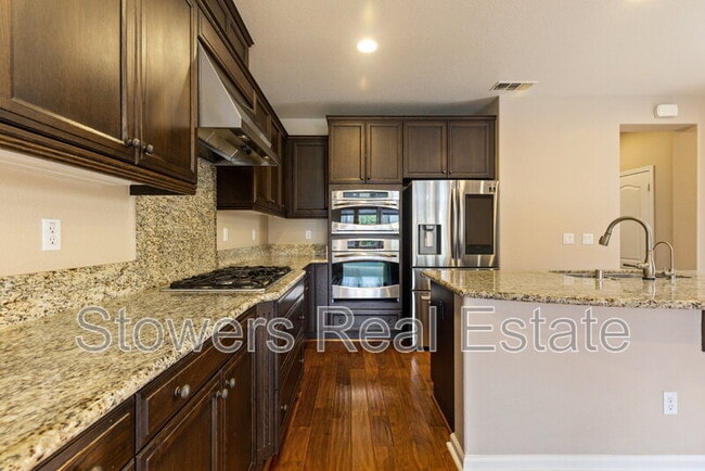 Building Photo - 2512 Piccadilly Cir