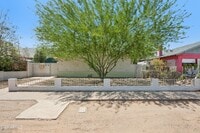 Building Photo - 2133 W Adams St