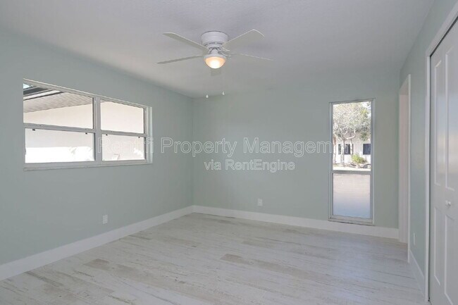 Building Photo - 1322 Miramar St