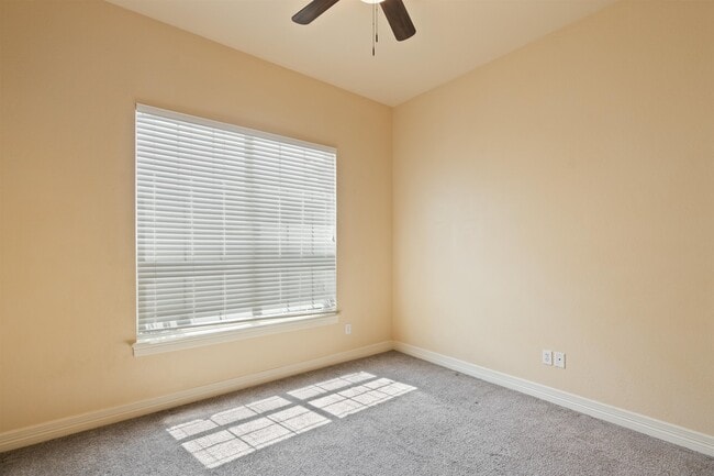 Building Photo - 202 Saddle Blanket