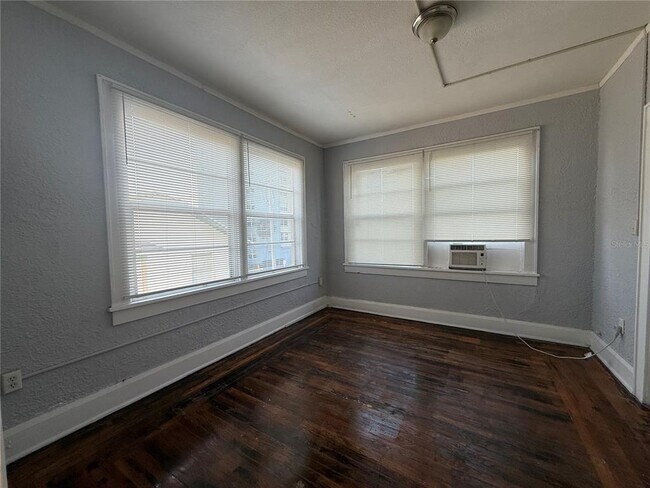 Building Photo - 730 W Central Ave