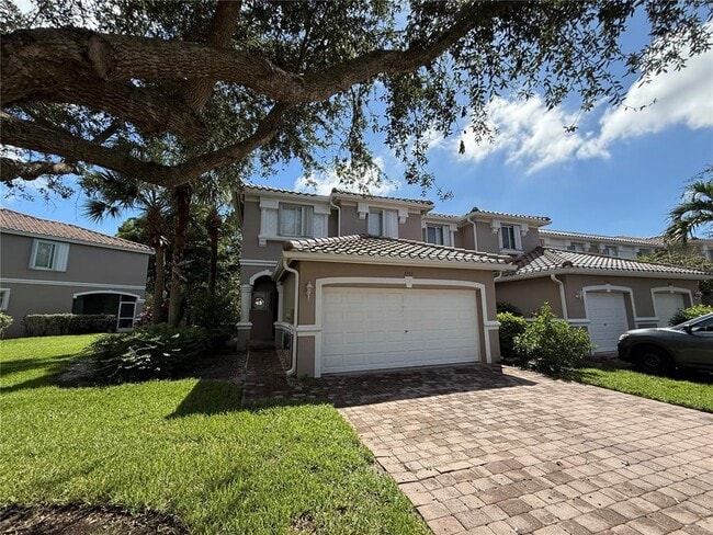 Primary Photo - 3353 Antica St