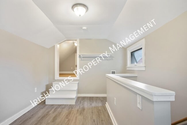 Building Photo - 109 17th St