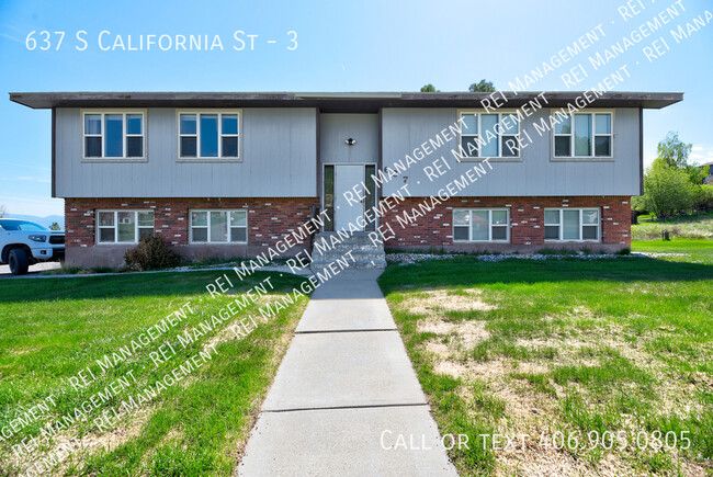 Primary Photo - Great Views! Fully Furnished 2-bed, 1-bath...