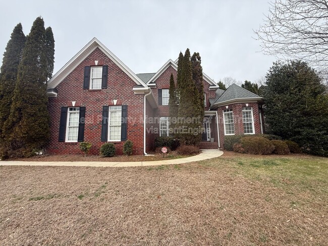 Building Photo - 2528 N Beech Ln