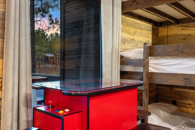 Building Photo - 222 Lost Creek Trl