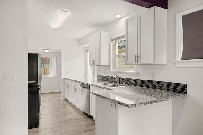 Building Photo - Charming Craftsman, Fully Updated — 3 Bed + Finished Basement on the West Side!