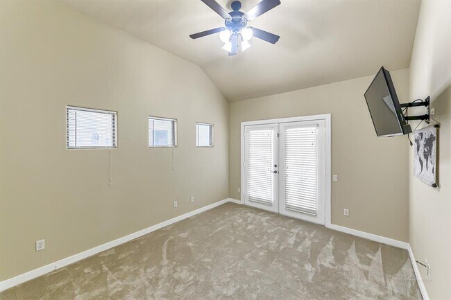 Building Photo - 11022 Robin Hood Ct