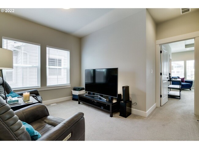 Building Photo - Beautiful Contemporary Home in Hillsboro near Reed's Crossing