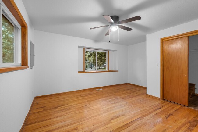 Building Photo - 2057 N Old Wire Rd