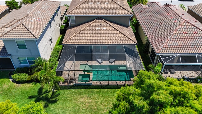 Building Photo - 3009 Esmeralda Dr