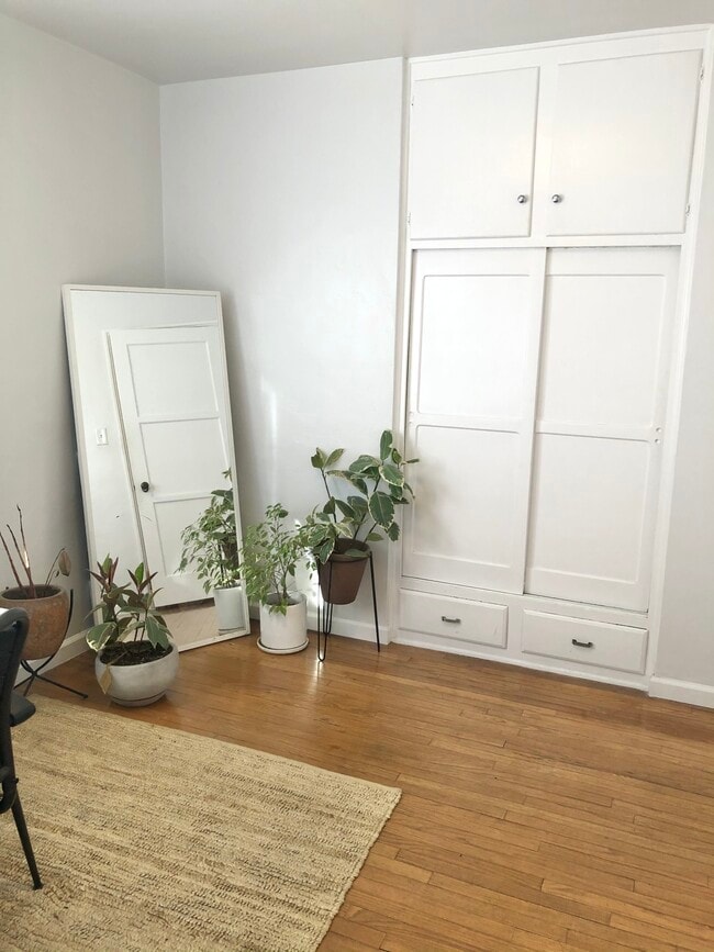 Building Photo - 1115 Neola St