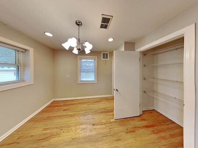 Building Photo - 2329 N 77th Ct