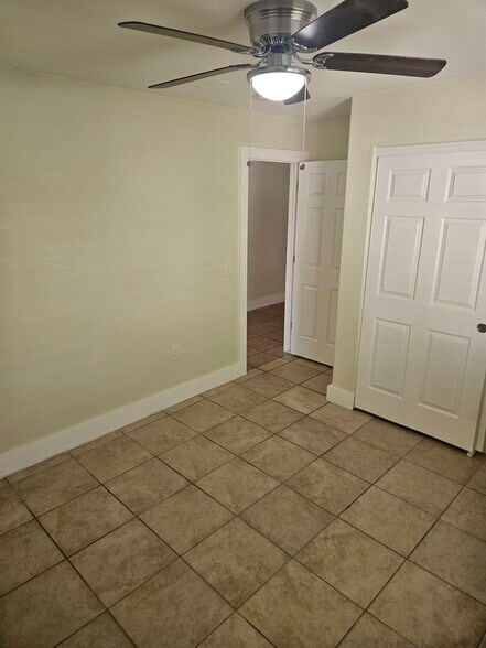 Building Photo - 9628 N 13th St