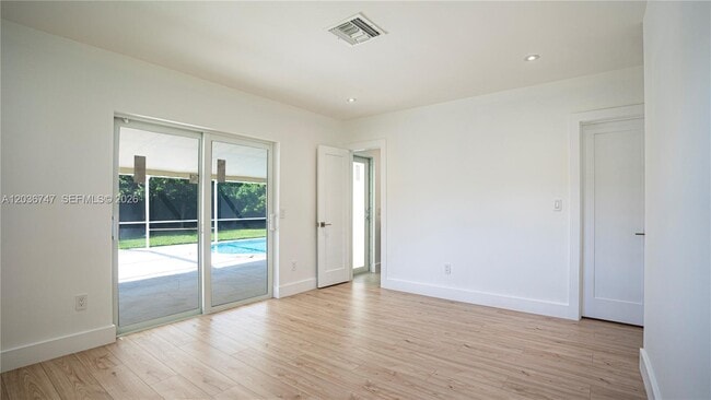 Building Photo - 15340 SW 85th Ave