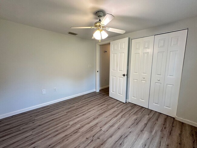 Building Photo - Beautiful Sunsets! Close to Historic District, Shopping & Beaches!