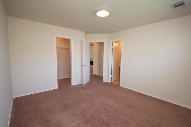 Building Photo - 315 Remington Creek Dr