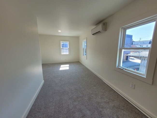 Building Photo - 55 N Church St