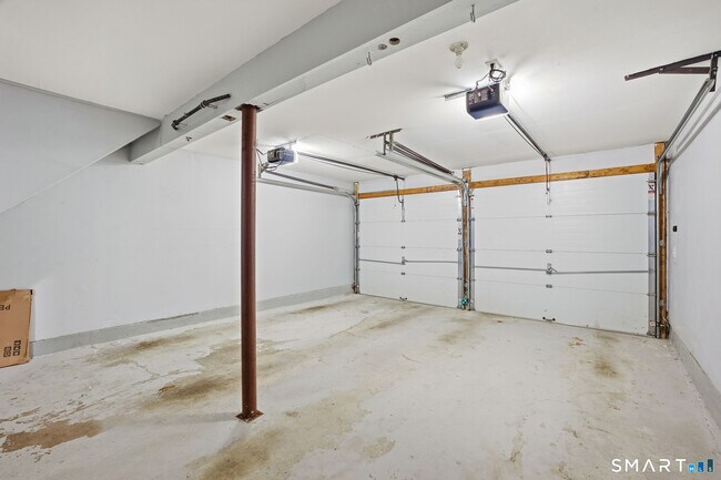 Building Photo - 151 Shelter Rock Rd