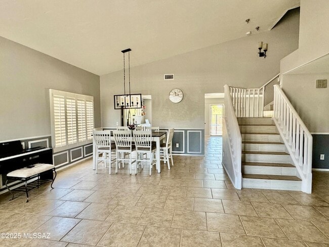 Building Photo - 12768 N Lantern Way
