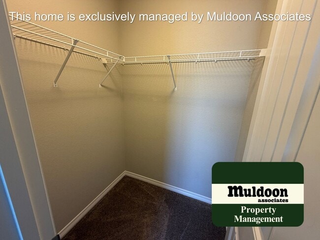 Building Photo - Newer build ready to move in!