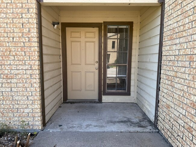 Primary Photo - 6106 Wilderock Dr