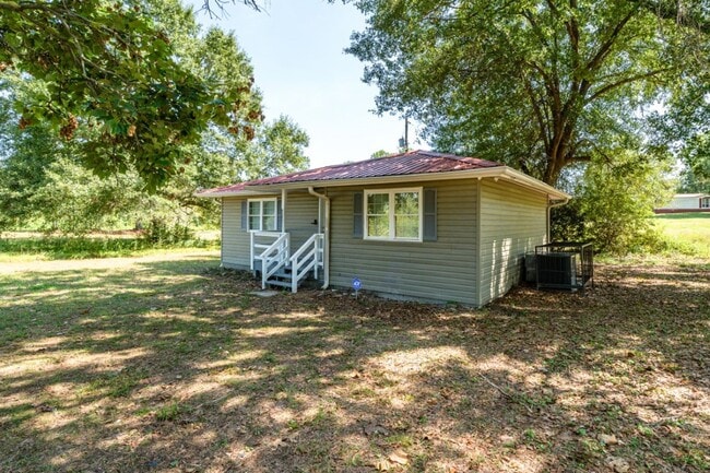 Building Photo - Hidden Gem in McCalla – Private 2BR Retreat on a Large Secluded Lot!
