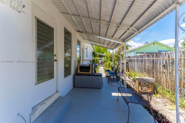 Building Photo - 2215 Jackson St