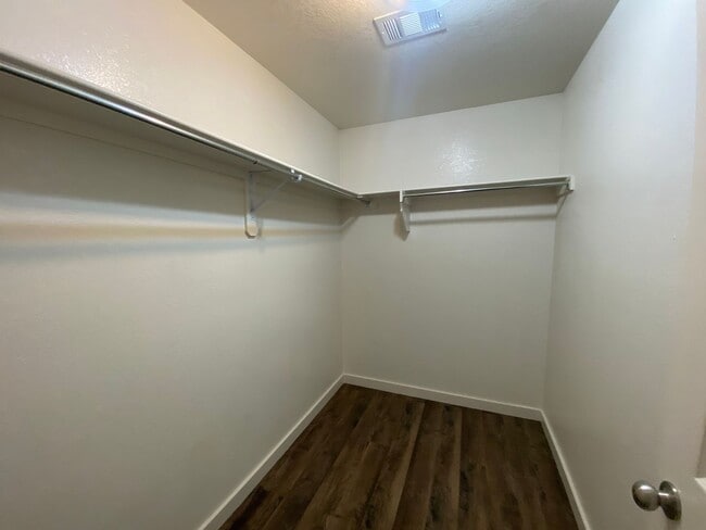 Building Photo - Beautiful Upgraded 3 Bedroom home in Brookland School District!