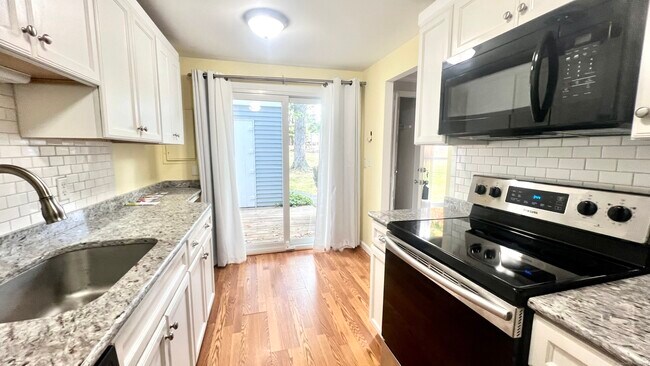 Building Photo - 1 Cinnamon Spring