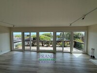 Building Photo - 120 Buchanan Dr