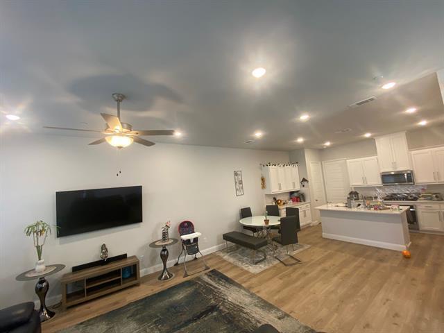 Building Photo - 4716 Corriente Vista Ln