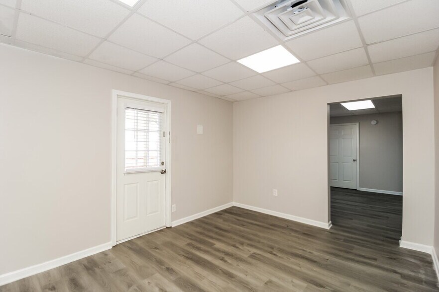 Building Photo - 714 Cherry Branch Cir