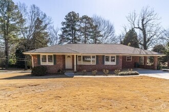 Building Photo - 2631 Lavista Rd