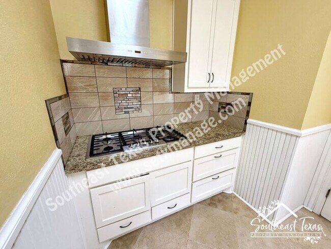 Building Photo - 4980 Littlewood Dr