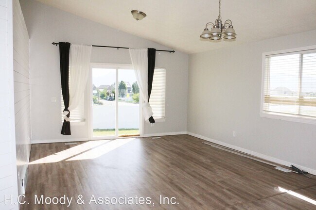 Building Photo - 3 br, 2 bath House - 12491 S. Rampart Way