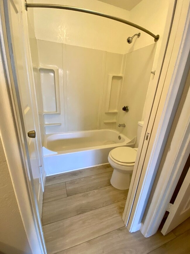 Building Photo - Spacious Two Bedroom Two Bath Condo in Tempe